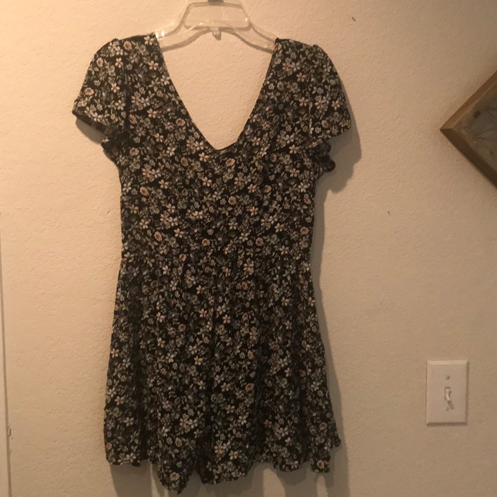 Vintage. 90’s floral jumper. Absolutely adorable!